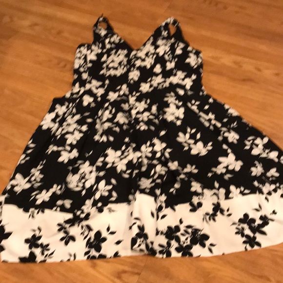 Lauren By Ralph Lauren Dress Size 8 - Picture 3 of 3